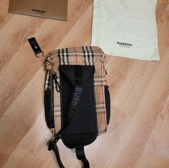 Burberry Archive beige Leo Sling Bag - Picture 5 of 16